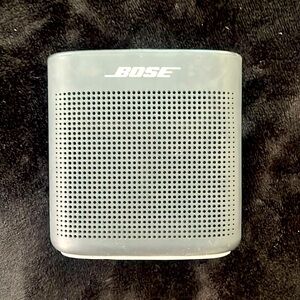 Bose sound link color ll. Mint condition with barely visible scuffs.